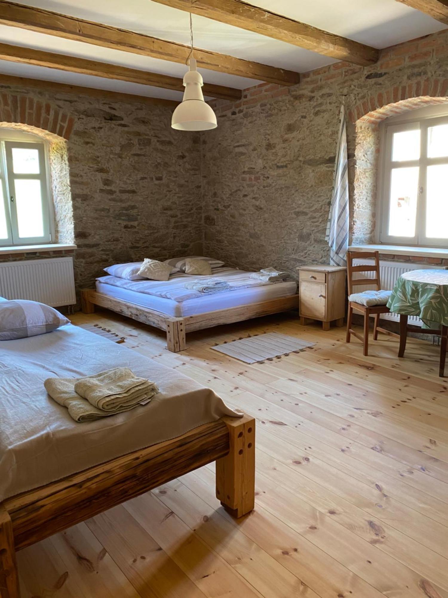 Hotel Dom Piwowara à Leśna Extérieur photo