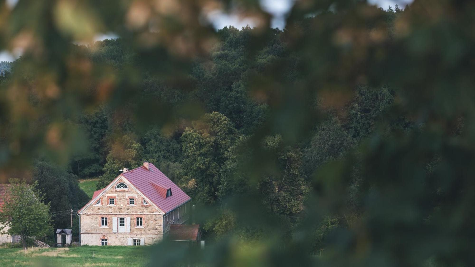 Hotel Dom Piwowara à Leśna Extérieur photo